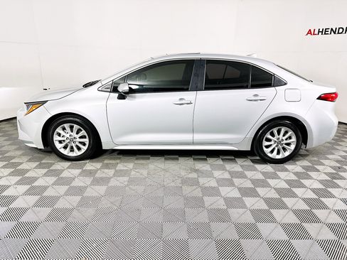 Used 2021 Toyota Corolla XLE image 6