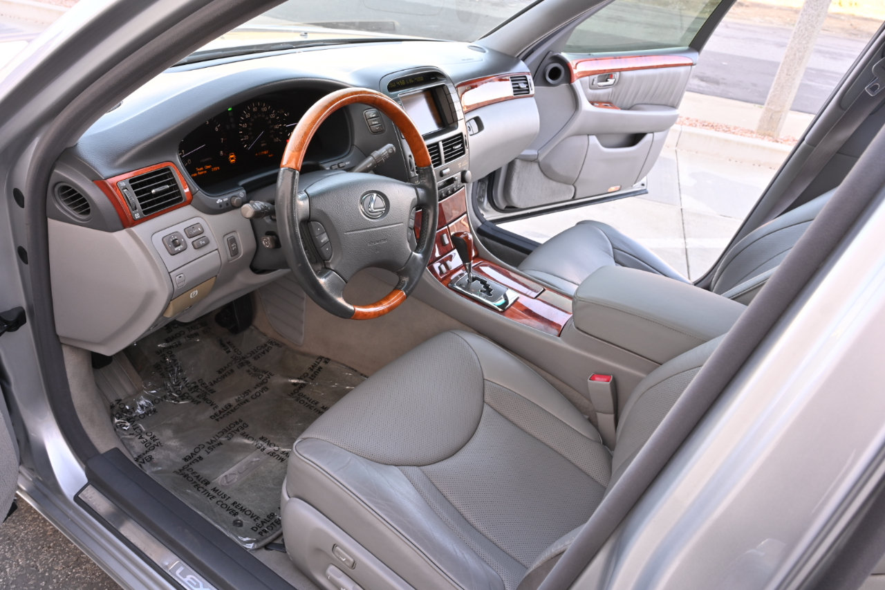 Used 2004 Lexus LS 430 w/ Modern Luxury Pkg RWD image 10