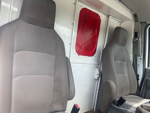 Used 2010 Ford E-350 and Econoline 350 Super Duty RWD image 8