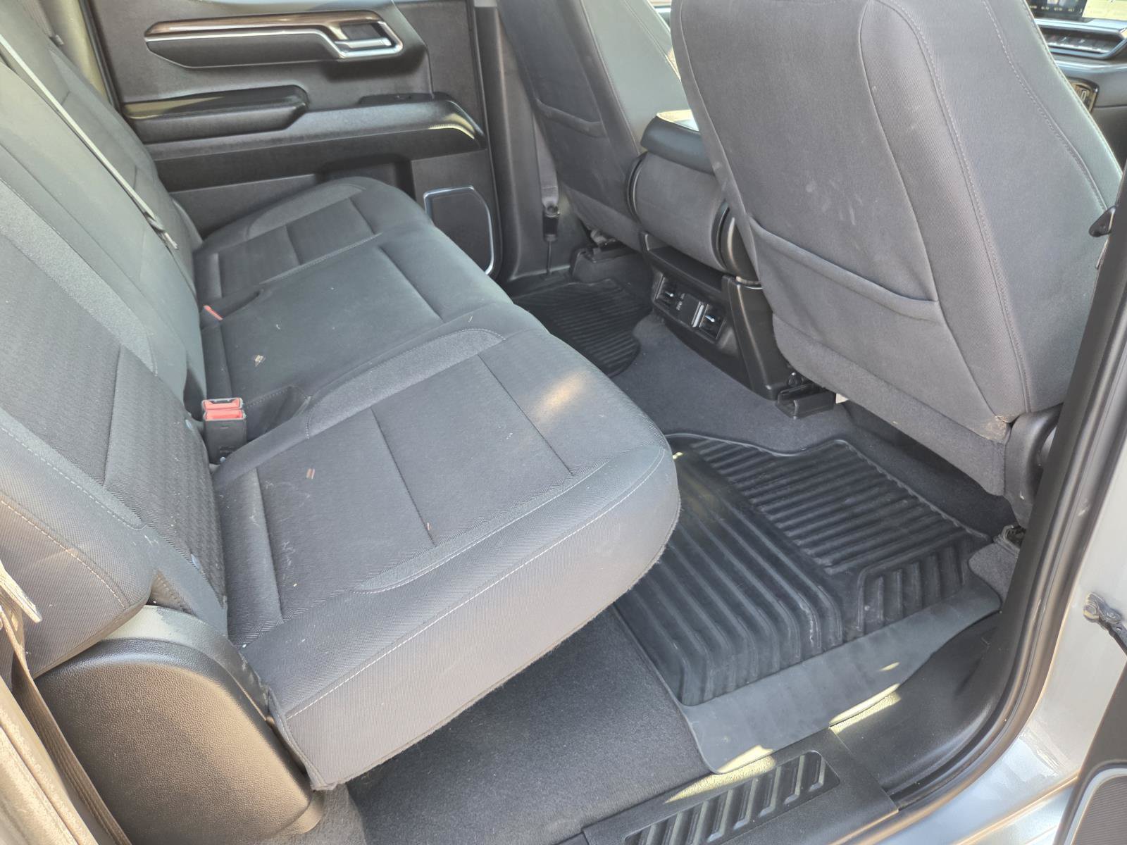Used 2025 Chevrolet Silverado 1500 LT RWD image 11