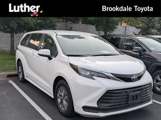 Certified 2025 Toyota Sienna LE FWD video 1