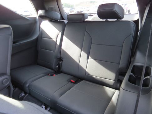 Certified 2025 Chevrolet Traverse LT image 12