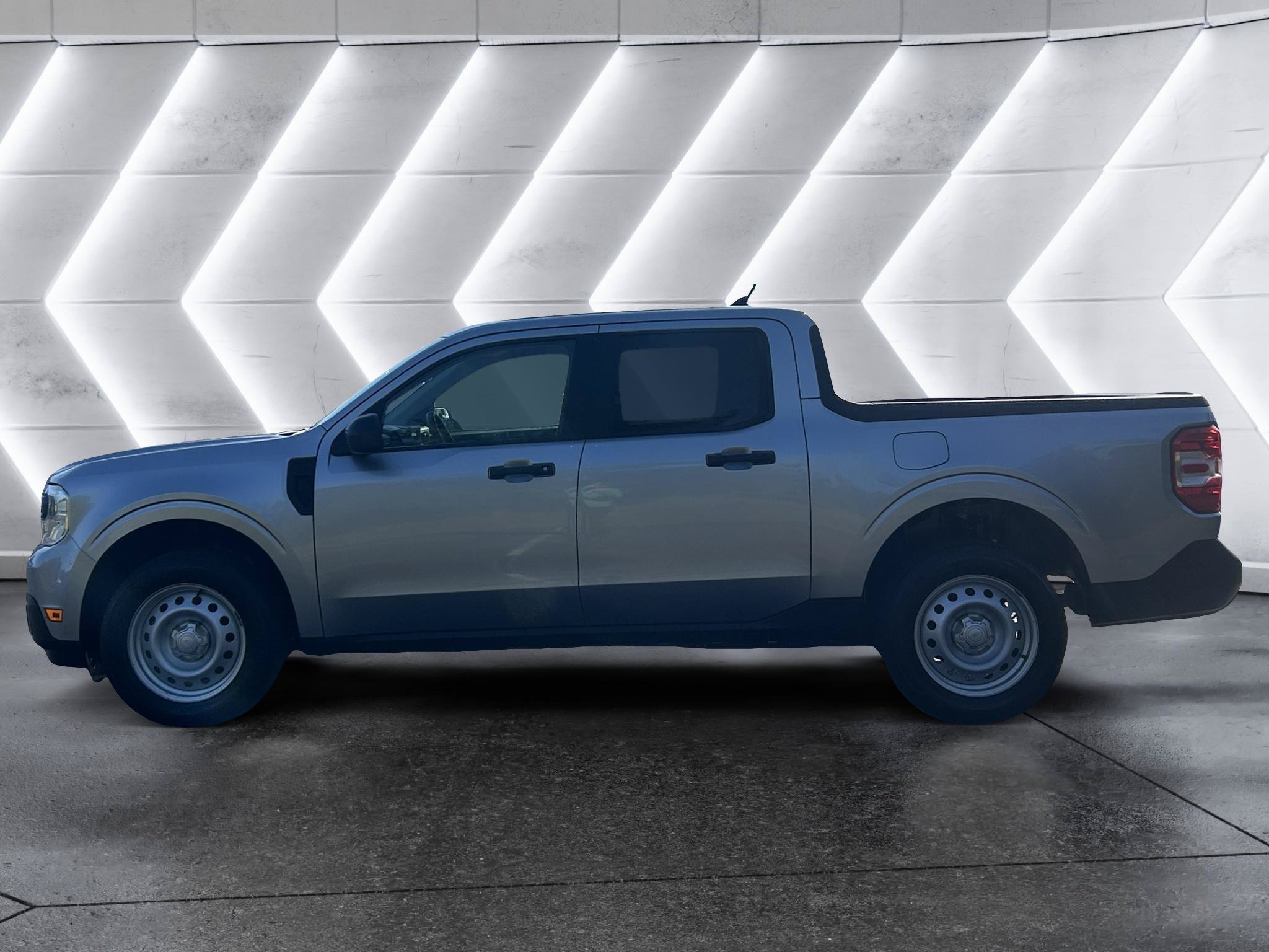 Used 2022 Ford Maverick XL FWD image 4