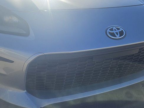 Used 2023 Toyota GR86 Premium RWD image 3