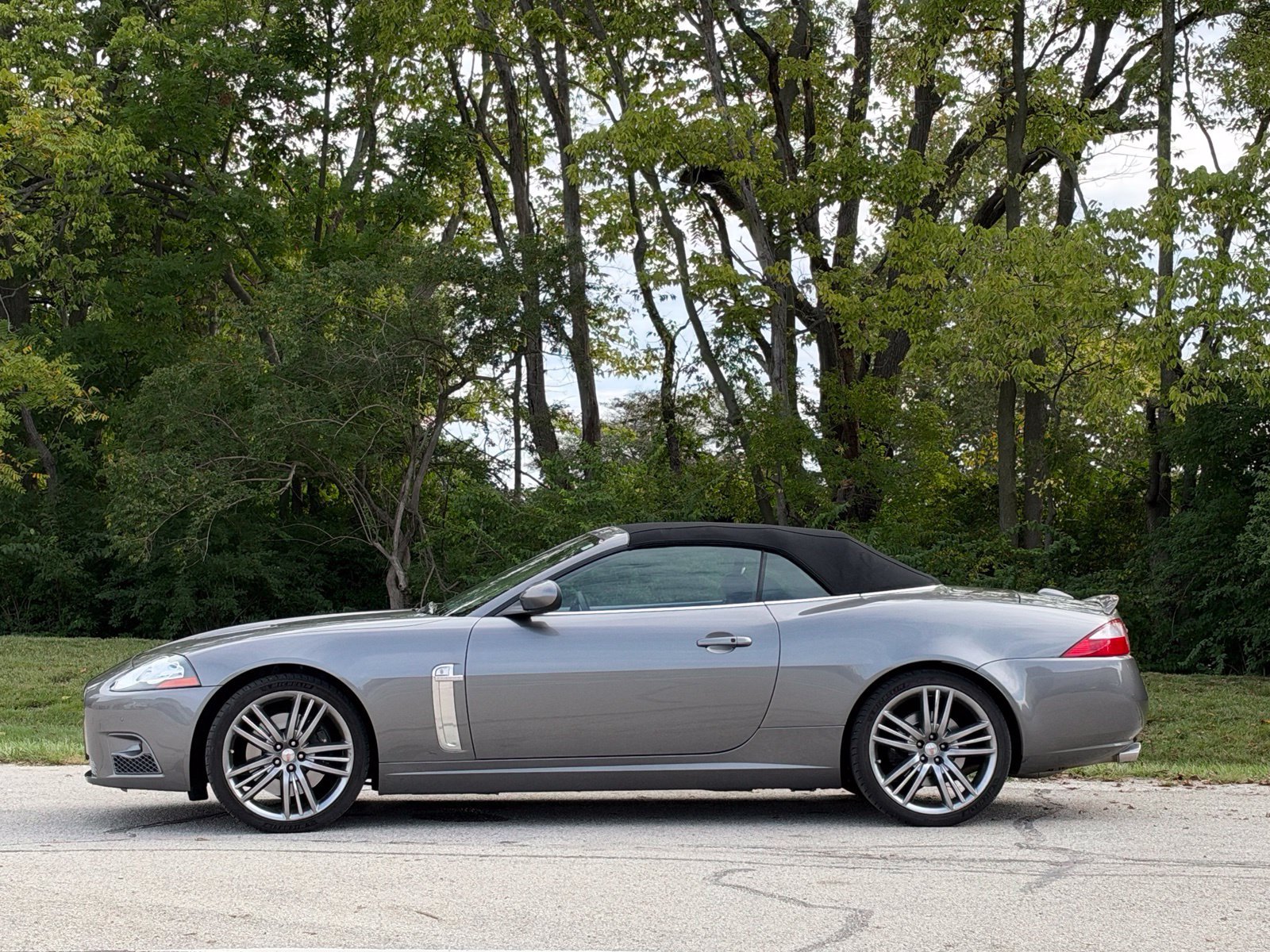 Used 2009 Jaguar XKR R RWD image 14