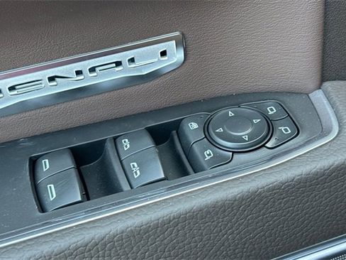 New 2025 GMC Sierra 1500 Denali image 12