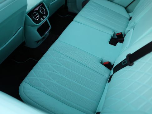 Used 2021 Bentley Bentayga image 12