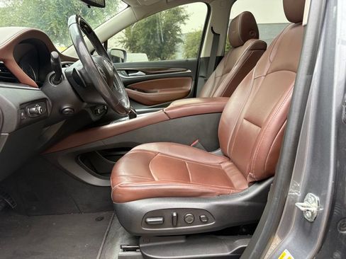 Used 2020 Buick Enclave Avenir w/ Avenir Technology Package FWD image 8