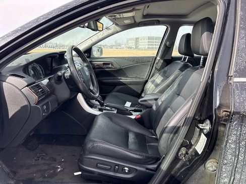 Used 2016 Honda Accord Touring image 15