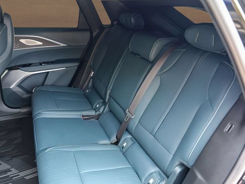 Used 2024 Cadillac Lyriq Luxury w/ Nappa Leather Package AWD/4WD image 21