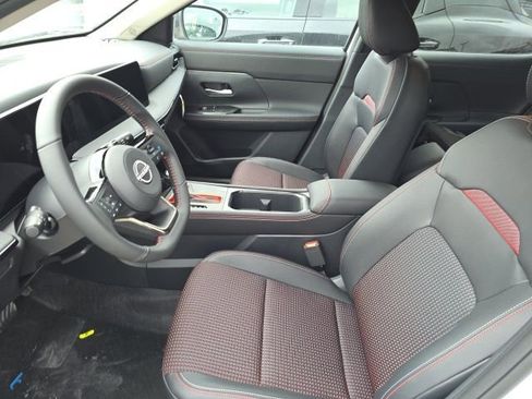 New 2026 Nissan Kicks SR w/ Cold Weather Package image 4