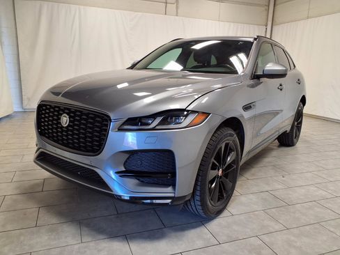 Used 2022 Jaguar F-PACE S image 3