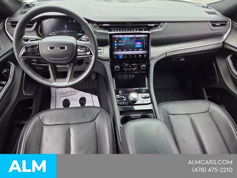 Used 2023 Jeep Grand Cherokee Overland AWD/4WD image 13