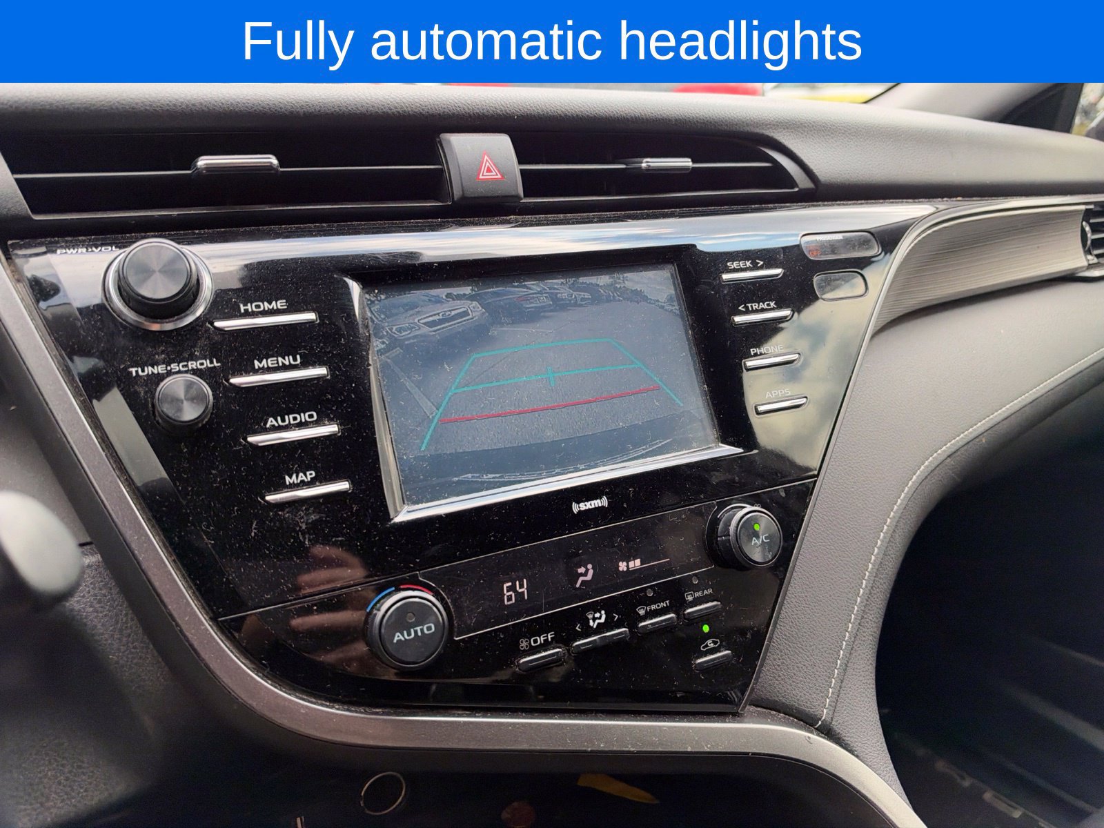Used 2020 Toyota Camry SE FWD image 8
