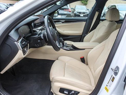 Certified 2023 BMW 530i w/ Premium Package image 17