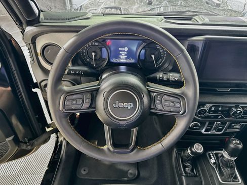 Used 2024 Jeep Wrangler Unlimited w/ Convenience Group AWD/4WD image 14