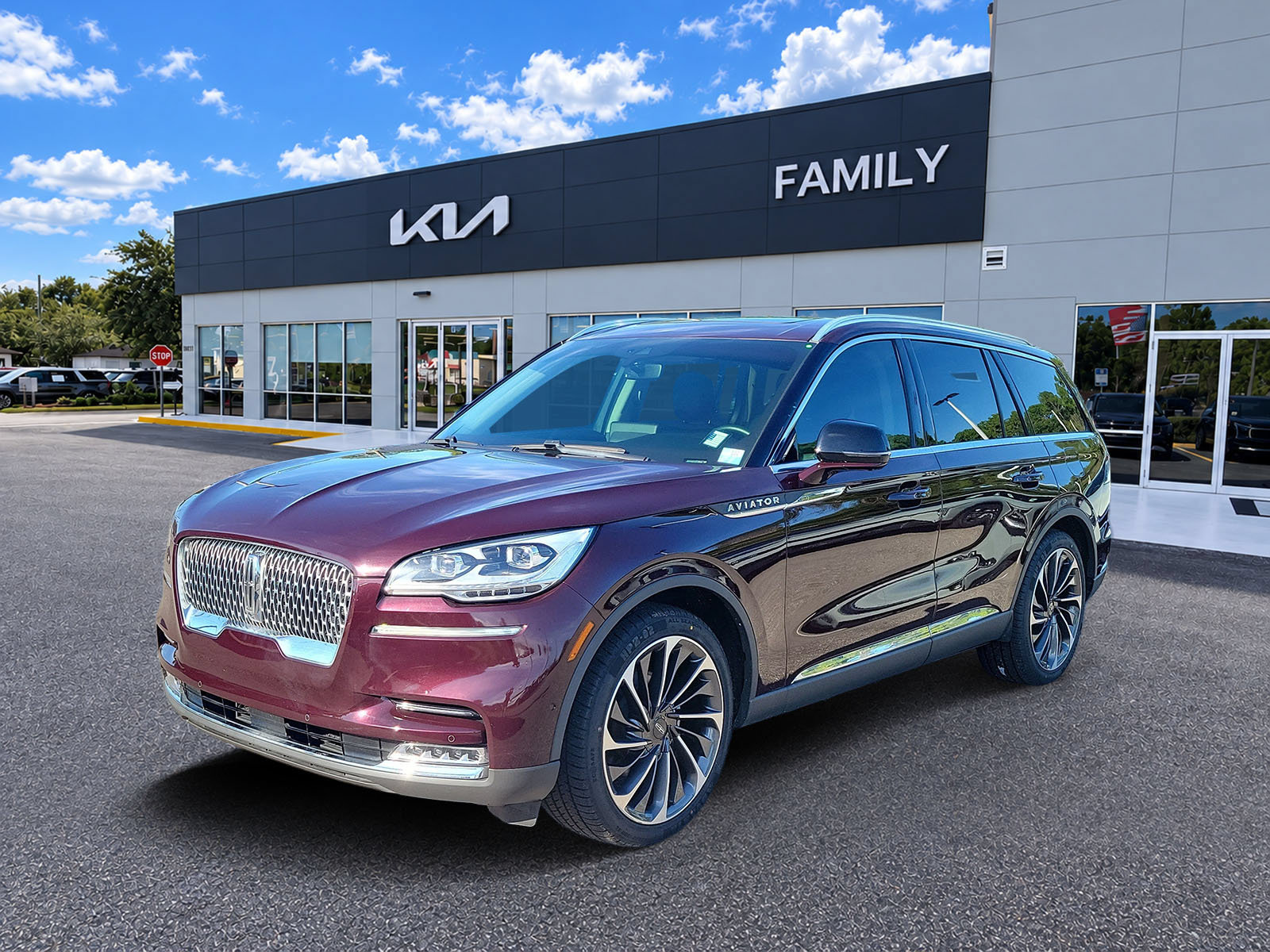 Used 2024 Lincoln Aviator Reserve w/ Equipment Group 201A RWD image 3