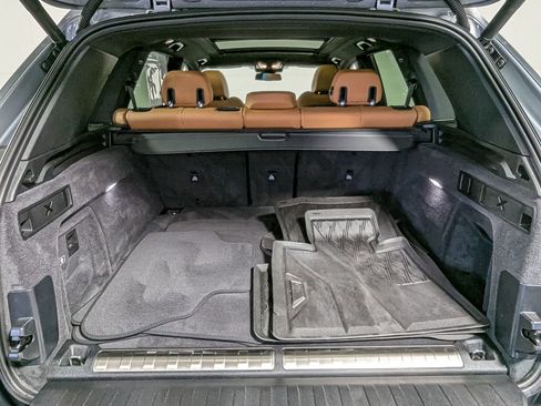 Used 2025 BMW X5 xDrive50e w/ Premium Package image 45