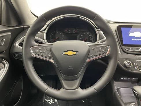 Certified 2025 Chevrolet Malibu RS FWD image 12