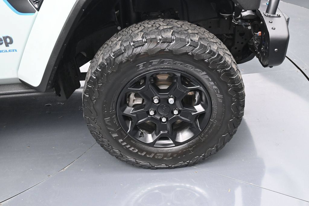 Used 2023 Jeep Wrangler Unlimited Rubicon 4xe AWD/4WD image 36