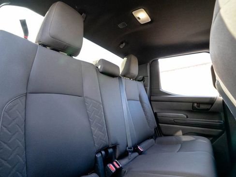 Used 2025 Toyota Tacoma SR5 AWD/4WD image 32