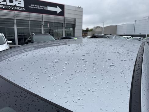 Used 2018 Honda CR-V LX image 12