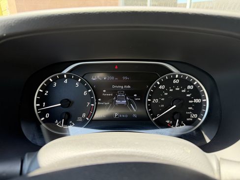 Used 2025 Nissan Frontier SV RWD image 21