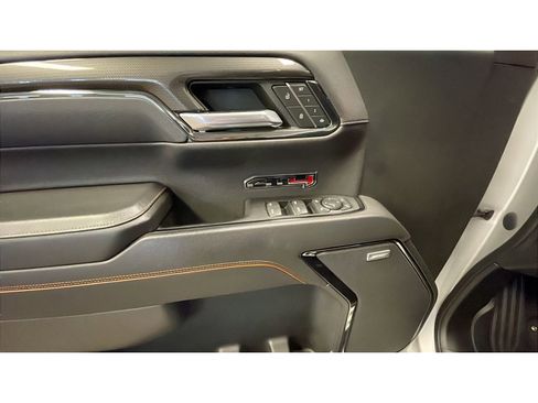 Used 2022 GMC Sierra 1500 AT4 w/ AT4 Premium Package AWD/4WD image 11
