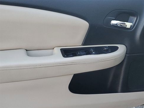 Used 2012 Chrysler 200 Limited image 19