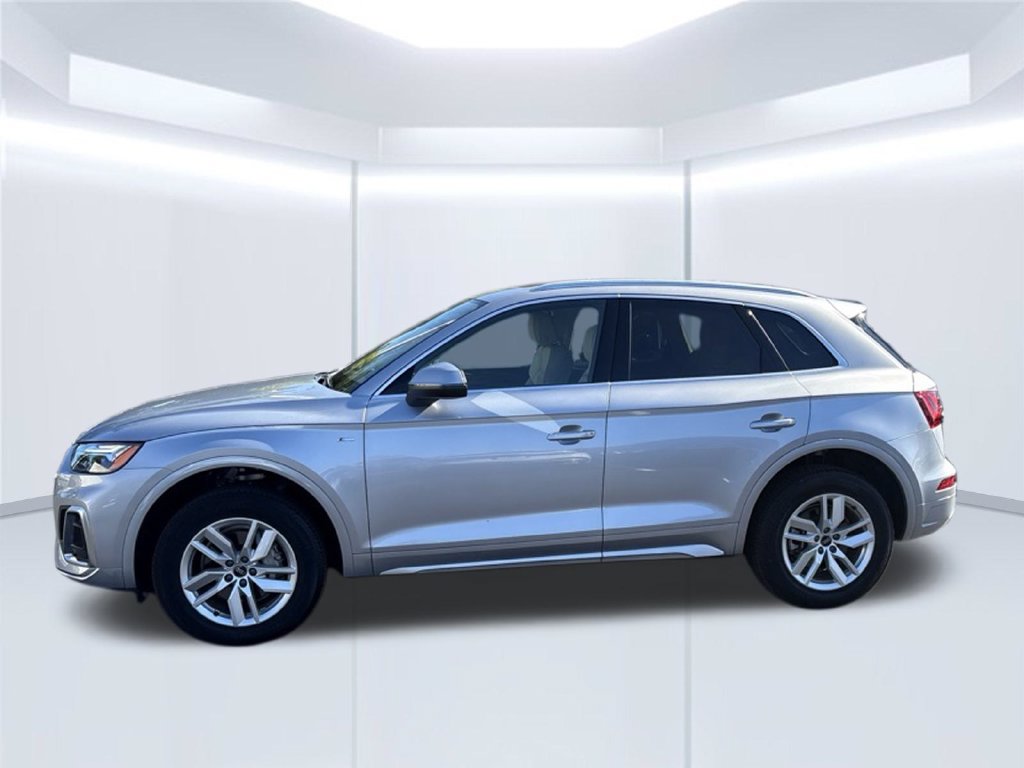Used 2024 Audi Q5 2.0T Premium w/ Convenience Package AWD/4WD image 2