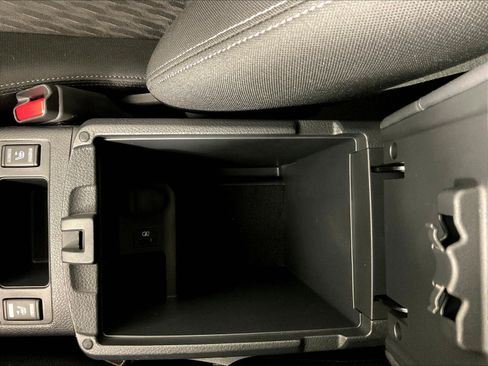 Used 2018 Nissan Rogue SV w/ Premium Package AWD/4WD image 16