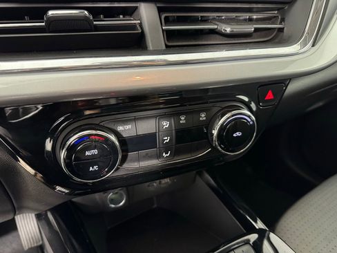 Used 2025 Chevrolet Trax LT image 18