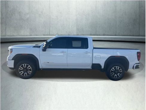 Used 2021 GMC Sierra 2500 AT4 AWD/4WD image 2