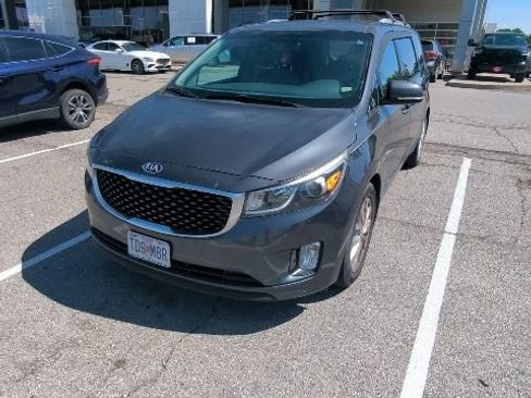 Used 2015 Kia Sedona EX w/ EX Premium Plus Package FWD image 2