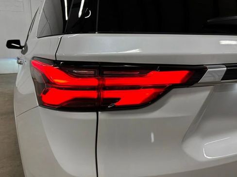 Used 2023 Chevrolet Traverse Premier w/ LPO, Floor Liner Package FWD image 7