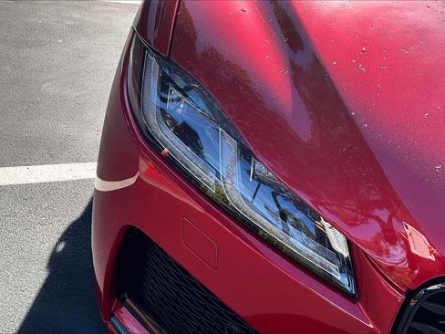 Used 2024 Jaguar F-PACE R-Dynamic S image 30