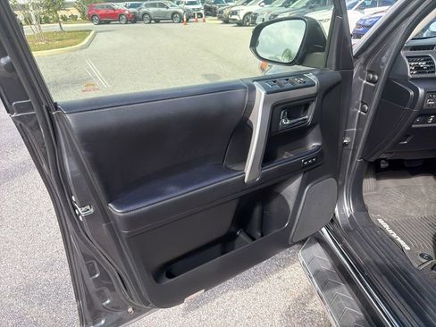 Used 2020 Toyota 4Runner Limited image 15