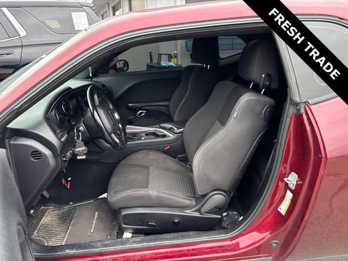 Used 2019 Dodge Challenger R/T w/ Driver Convenience Group RWD image 5