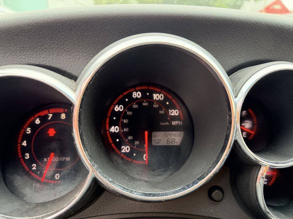 Used 2005 Toyota Matrix XR w/ Extra Value Pkg 2 FWD image 14