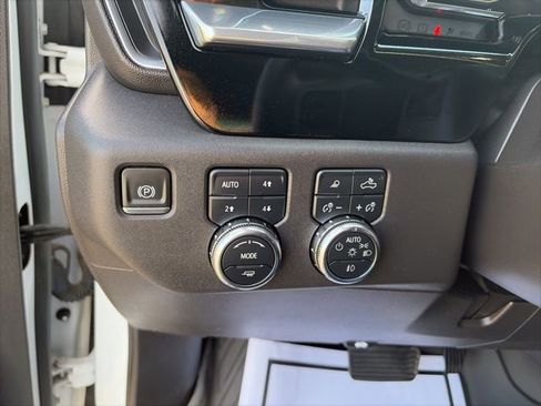 Used 2024 GMC Sierra 1500 SLT AWD/4WD image 10