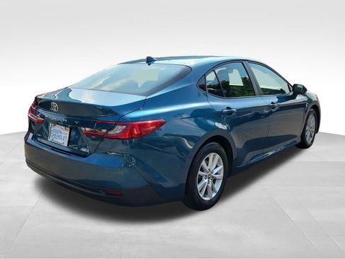 Used 2025 Toyota Camry LE FWD image 4