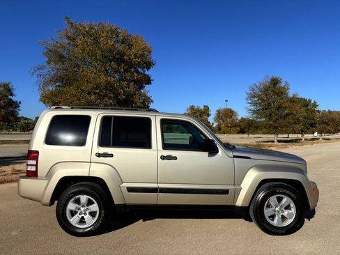 Used 2010 Jeep Liberty Sport w/ Popular Equipment Group image 41