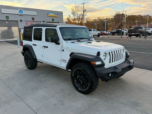 Used 2022 Jeep Wrangler Unlimited Sport image 6