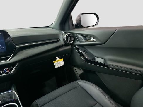 New 2026 Chevrolet Equinox LT w/ Convenience Package II image 25