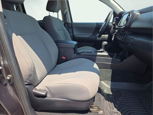 Used 2021 Toyota Tacoma SR AWD/4WD image 37
