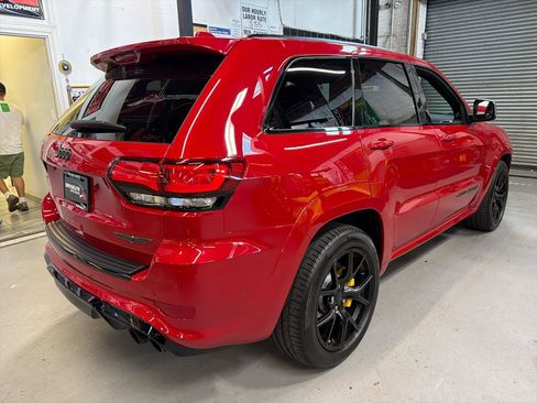 Used 2018 Jeep Grand Cherokee Trackhawk AWD/4WD image 5