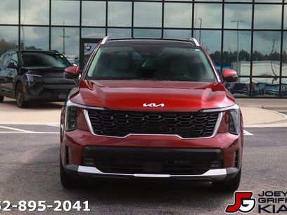 Certified 2025 Kia Sorento EX w/ Panoramic Sunroof Package