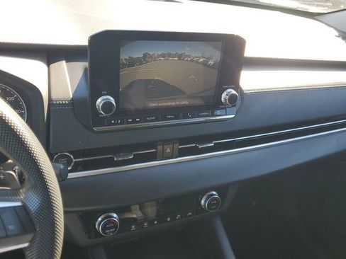 Used 2023 Mitsubishi Outlander ES image 25