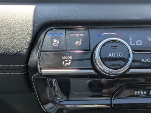 Used 2025 Honda Pilot Elite image 31