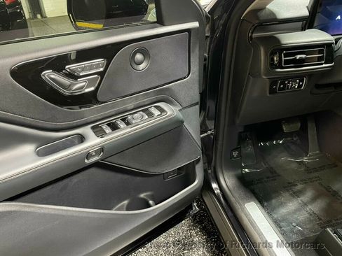 Used 2025 Lincoln Aviator AWD w/ Jet Appearance Package image 8